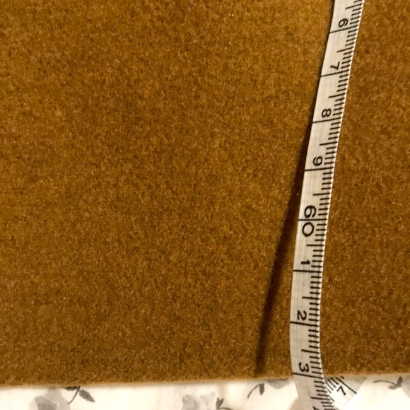 Wool-Blend Short Coat

Classic short coat in our soft wool-blend - Picture 13 of 13